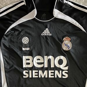 VINTAGE REAL MADRID FUTBOL JERSEY
